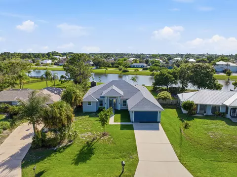 1174 SW Edinburgh Dr, Port Saint Lucie, FL 34953