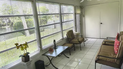 173 Lake Meryl Dr, West Palm Beach, FL 33411