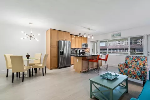 2881 NE 32nd St #220, Fort Lauderdale, FL 33306