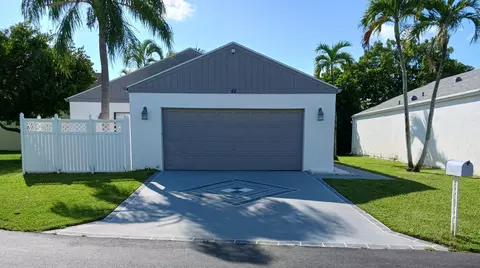 48 Buxton Ln, Boynton Beach, FL 33426