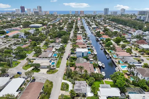 2304 SE 13th Ct, Pompano Beach, FL 33062