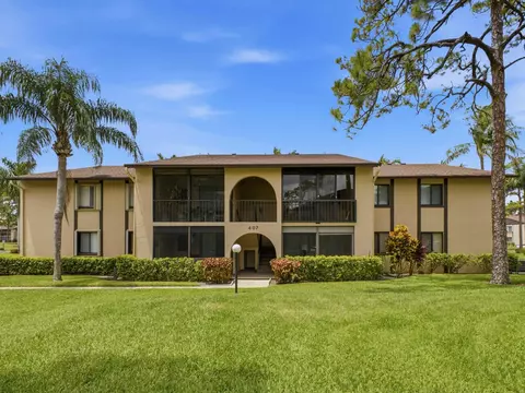 407 Pine Glen Ln #B-1, Greenacres, FL 33463