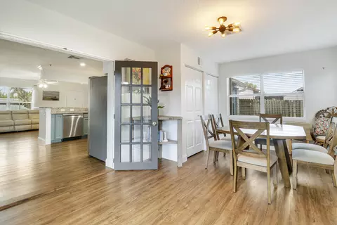 Dining - 104 Banyan Cir, Jupiter, FL 33458 photo 3 of 4