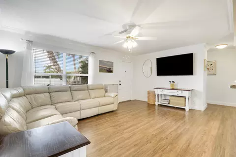 Living - 104 Banyan Cir, Jupiter, FL 33458 photo 2 of 2