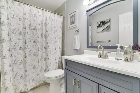 Bath - 104 Banyan Cir, Jupiter, FL 33458 photo 1 of 3