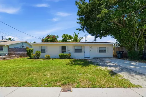 4888 Prince Dr, Lake Worth Beach, FL 33461