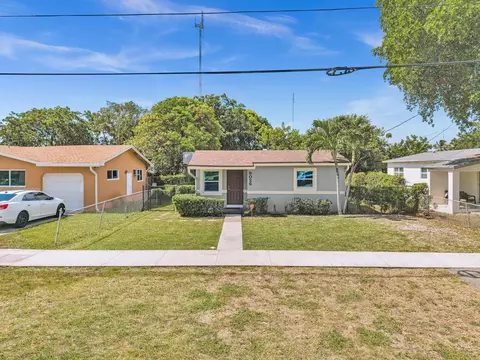 5026 SW 21st St SW, West Park, FL 33023