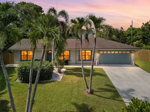 5196 Greenwood Dr, Delray Beach, FL 33484