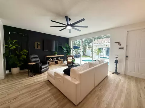 Living - 4122 Parkside Dr, Jupiter, FL 33458 photo 3 of 5