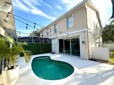Exterior - 4122 Parkside Dr, Jupiter, FL 33458 photo 2 of 7