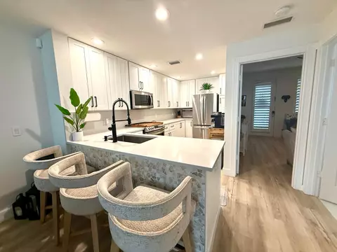 Kitchen - 4122 Parkside Dr, Jupiter, FL 33458 photo 1 of 2