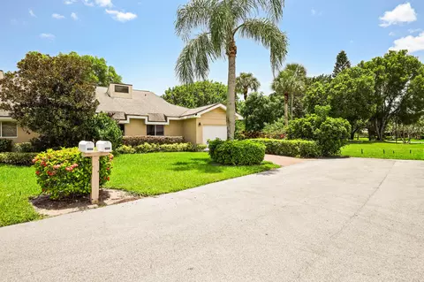 6858 Fountains Cir, Lake Worth, FL 33467