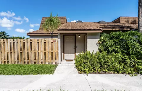 4155 Palm Bay Cir #D, West Palm Beach, FL 33406