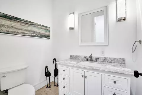 Bath - 2340 NE 47th St, Lighthouse Point, FL 33064 photo 1 of 15