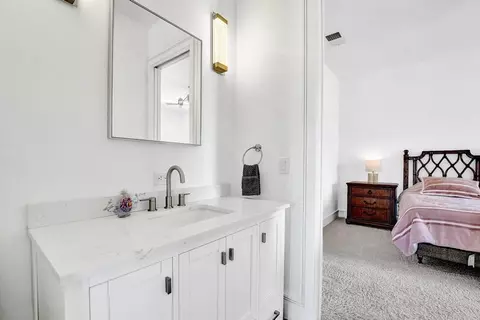 Bath - 2340 NE 47th St, Lighthouse Point, FL 33064 photo 5 of 15