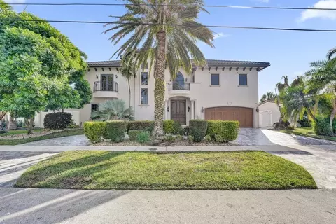 Exterior - 2340 NE 47th St, Lighthouse Point, FL 33064 photo 1 of 11