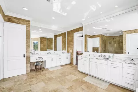 Bath - 2340 NE 47th St, Lighthouse Point, FL 33064 photo 11 of 15