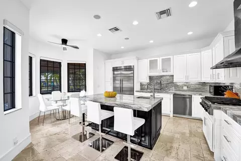 Kitchen - 2340 NE 47th St, Lighthouse Point, FL 33064 photo 3 of 11