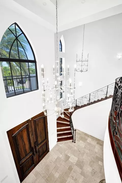 Entry Way - 2340 NE 47th St, Lighthouse Point, FL 33064 photo 9 of 9