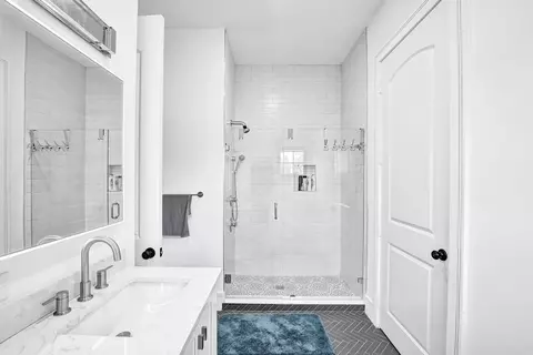 Bath - 2340 NE 47th St, Lighthouse Point, FL 33064 photo 14 of 15