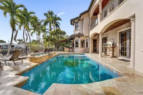Exterior - 2340 NE 47th St, Lighthouse Point, FL 33064 photo 3 of 11