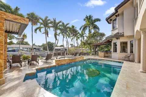 Exterior - 2340 NE 47th St, Lighthouse Point, FL 33064 photo 9 of 11