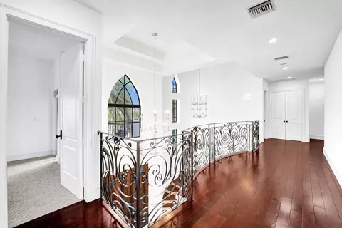 Entry Way - 2340 NE 47th St, Lighthouse Point, FL 33064 photo 7 of 9