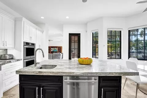 Kitchen - 2340 NE 47th St, Lighthouse Point, FL 33064 photo 7 of 11