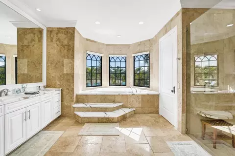 Bath - 2340 NE 47th St, Lighthouse Point, FL 33064 photo 8 of 15