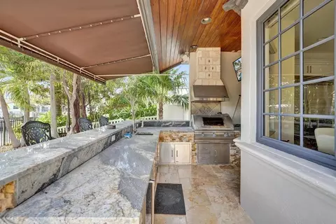 Kitchen - 2340 NE 47th St, Lighthouse Point, FL 33064 photo 11 of 11