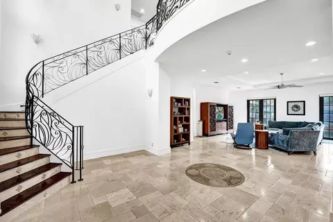 Entry Way - 2340 NE 47th St, Lighthouse Point, FL 33064 photo 2 of 9