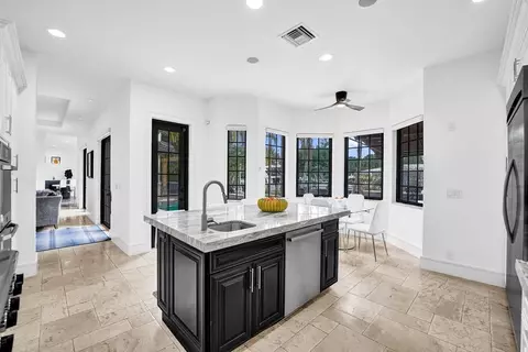 Kitchen - 2340 NE 47th St, Lighthouse Point, FL 33064 photo 5 of 11