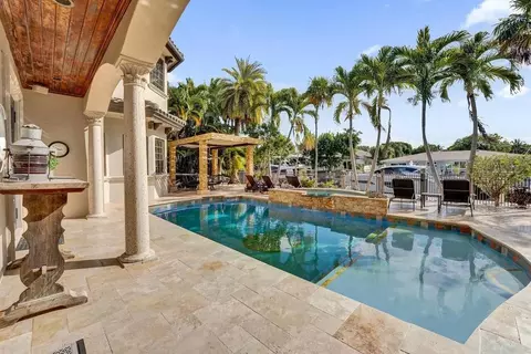 Exterior - 2340 NE 47th St, Lighthouse Point, FL 33064 photo 7 of 11