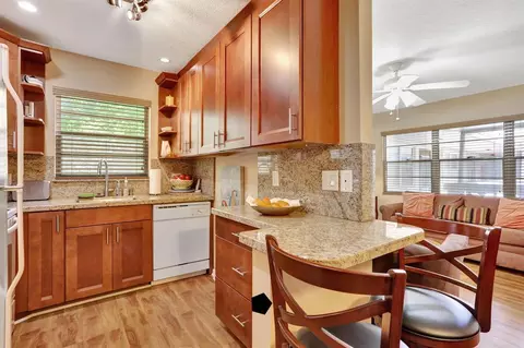 237 Farnham J, Deerfield Beach, FL 33442