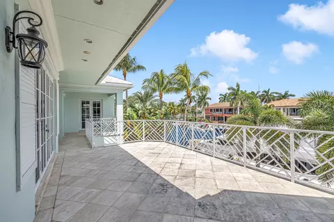 Exterior - 2409 NE 27th St, Lighthouse Point, FL 33064 photo 10 of 15