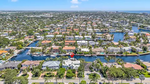 View/Area - 2409 NE 27th St, Lighthouse Point, FL 33064 photo 3 of 7