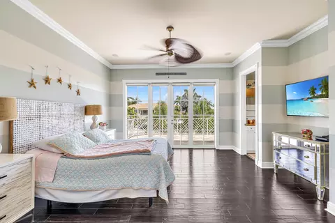 Bedroom - 2409 NE 27th St, Lighthouse Point, FL 33064 photo 7 of 8