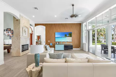 Living - 2409 NE 27th St, Lighthouse Point, FL 33064 photo 1 of 2