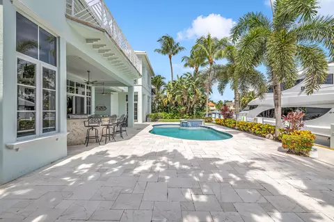 Exterior - 2409 NE 27th St, Lighthouse Point, FL 33064 photo 7 of 15
