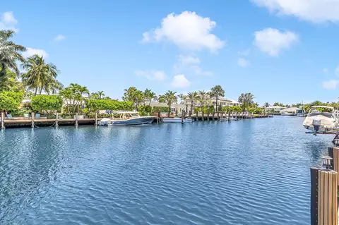 View/Area - 2409 NE 27th St, Lighthouse Point, FL 33064 photo 5 of 7