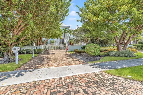 Exterior - 2409 NE 27th St, Lighthouse Point, FL 33064 photo 15 of 15