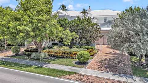 Exterior - 2409 NE 27th St, Lighthouse Point, FL 33064 photo 13 of 15