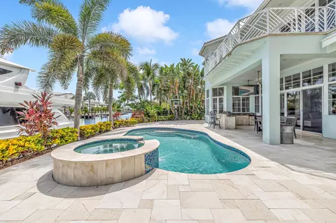 Exterior - 2409 NE 27th St, Lighthouse Point, FL 33064 photo 5 of 15