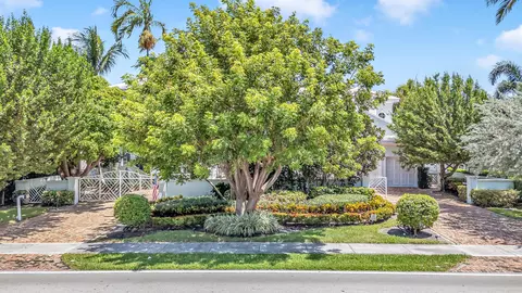 Exterior - 2409 NE 27th St, Lighthouse Point, FL 33064 photo 14 of 15