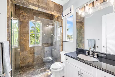 Bath - 2409 NE 27th St, Lighthouse Point, FL 33064 photo 8 of 8