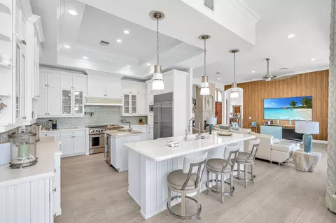 Kitchen - 2409 NE 27th St, Lighthouse Point, FL 33064 photo 2 of 4
