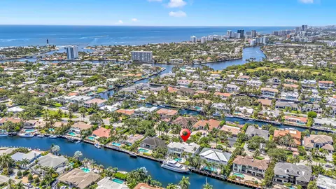 View/Area - 2409 NE 27th St, Lighthouse Point, FL 33064 photo 7 of 7