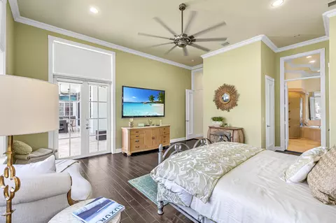 Bedroom - 2409 NE 27th St, Lighthouse Point, FL 33064 photo 3 of 8