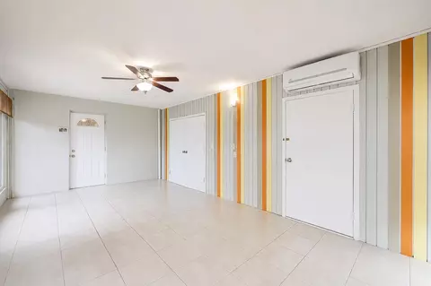 Living - 3394 SE Jefferson St, Stuart, FL 34997 photo 3 of 3