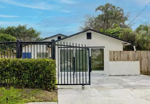 Exterior - 3394 SE Jefferson St, Stuart, FL 34997 photo 1 of 2